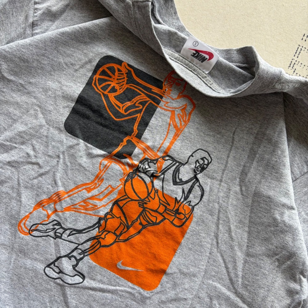 Vintage Y2K Nike T-shirt